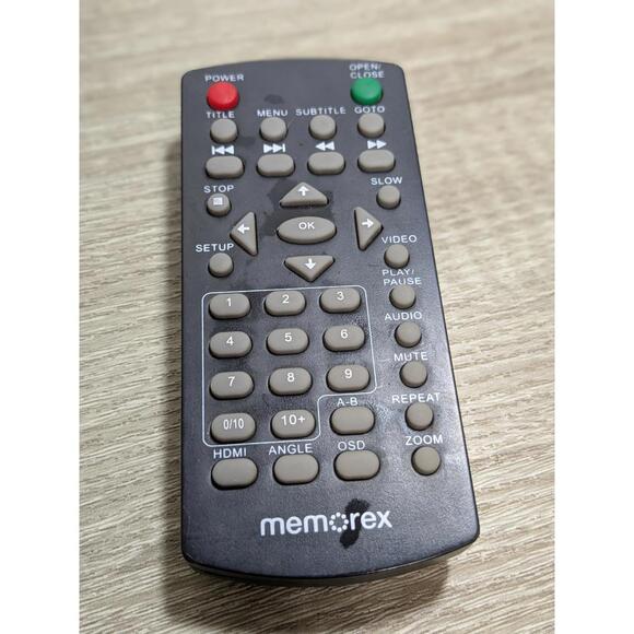 Magnavox MDV2100 DVD Player with Memorex Remote - Picture 2 of 8